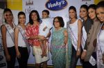 Sushmita Sen launches the nationwide campaign to serve children in Mumbai on 7th July 2011 (35).JPG